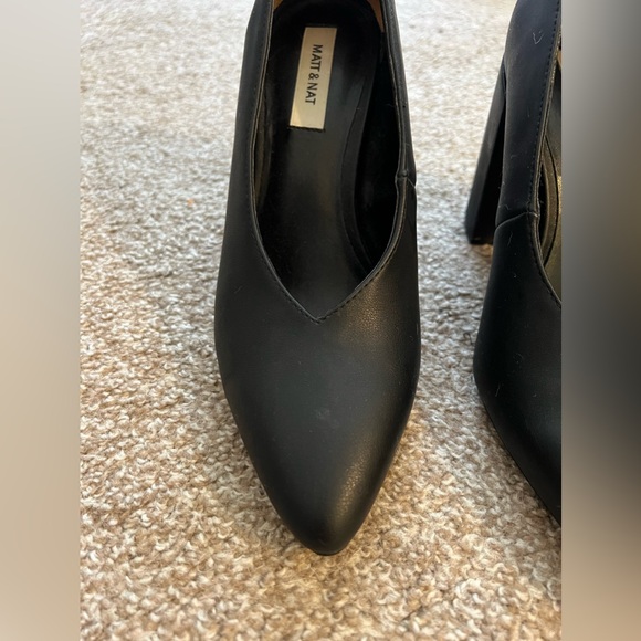 Matt & Nat Barbie Cut Black Heels - Picture 4 of 6